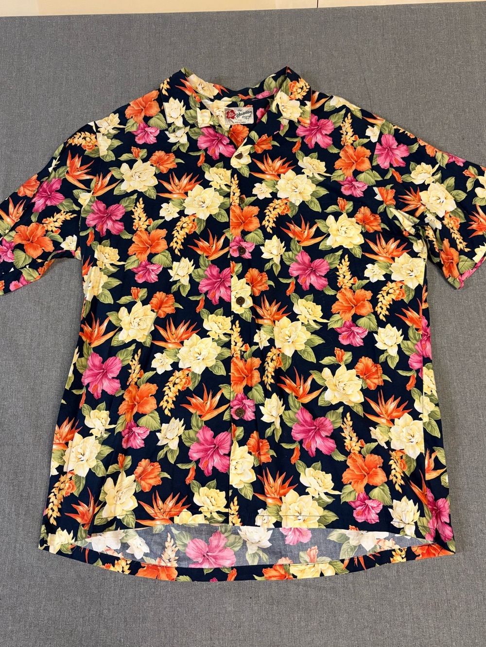Classic Hawaiian Floral Short-Sleeve Shirt